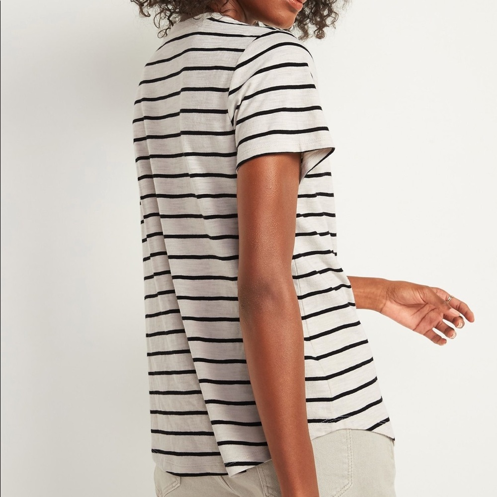 Cream striped tee 🦓